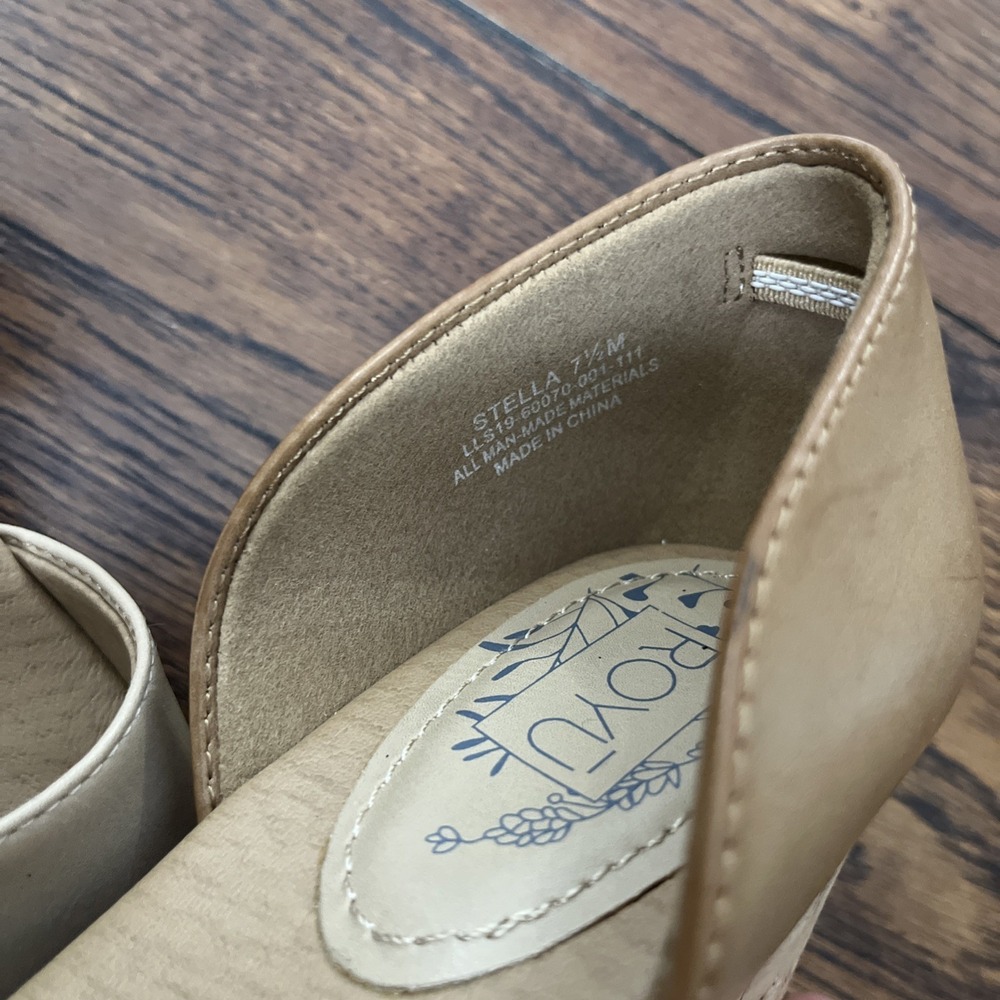$65 ROYU Stella Shell Wedge Sandal 7.5m Cork Heel Open-Toe Beige Dress Shoes - Picture 5 of 5